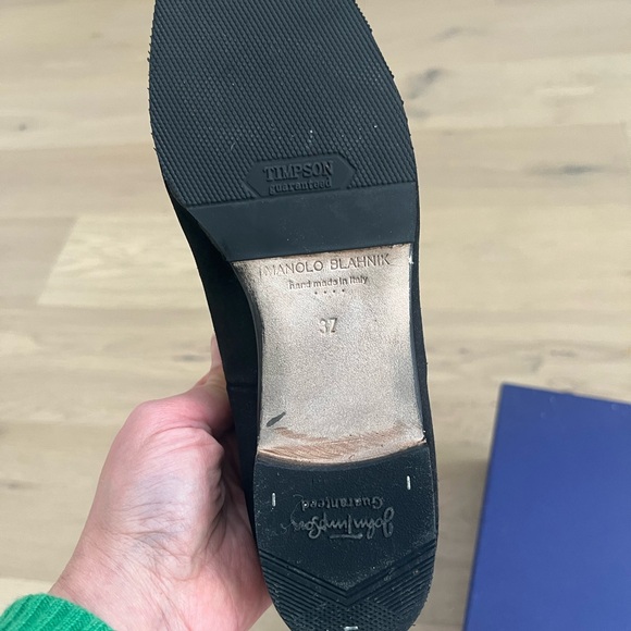 Manolo Blahnik woman’s black suede brogues - shoes. - Picture 5 of 5